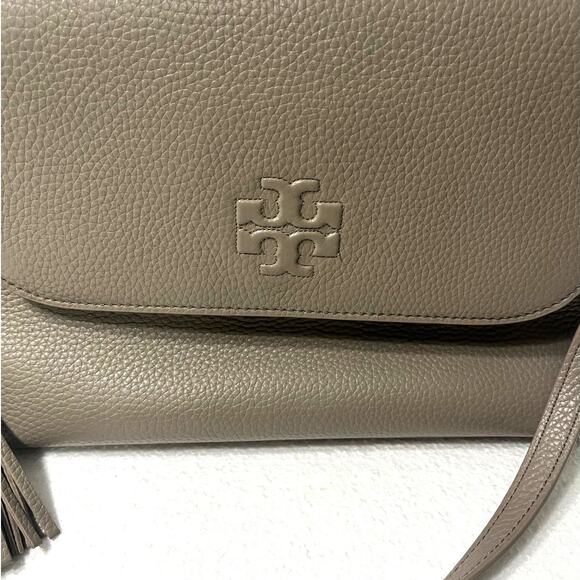 Tory Burch Thea Messenger Cross Body Bag French Gray Pebbled Leather w/Tassels - Picture 3 of 8